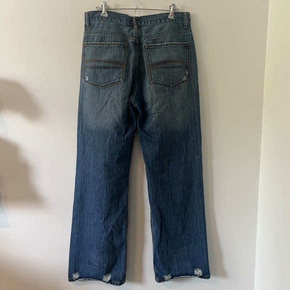 Semi-light washed blue slightly distressed jeans - Picture 2 of 7